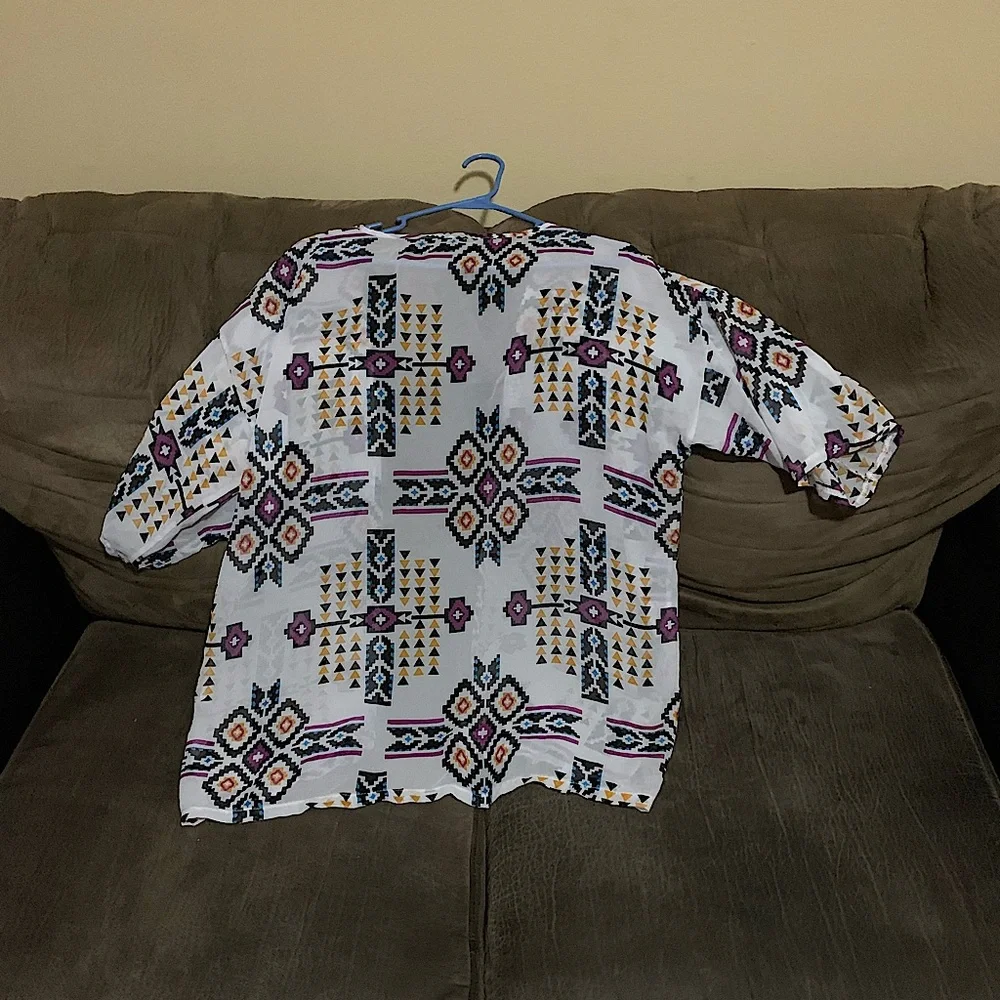 Colorful Spring Pattern Light Sweater - Picture 5 of 5